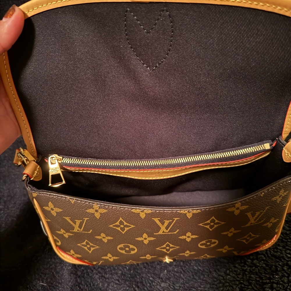 Louis Vuitton Monogram Diane - Picture 10 of 16